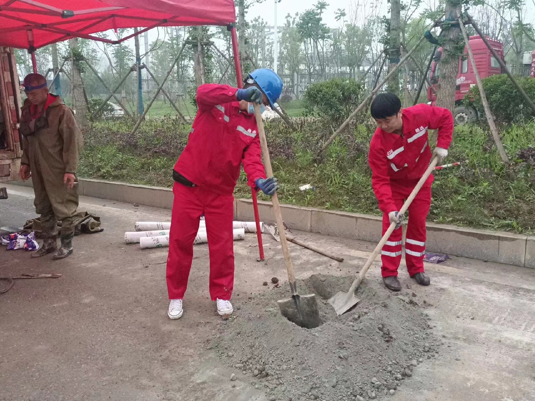 峄城管道疏通哪家好】及时进行市政管道清淤